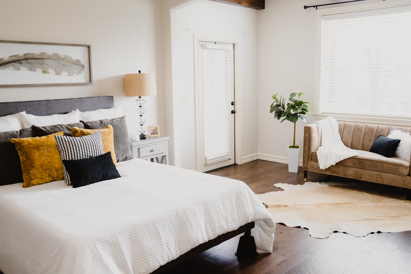 Cloud memory mattress dressed with soft linens
