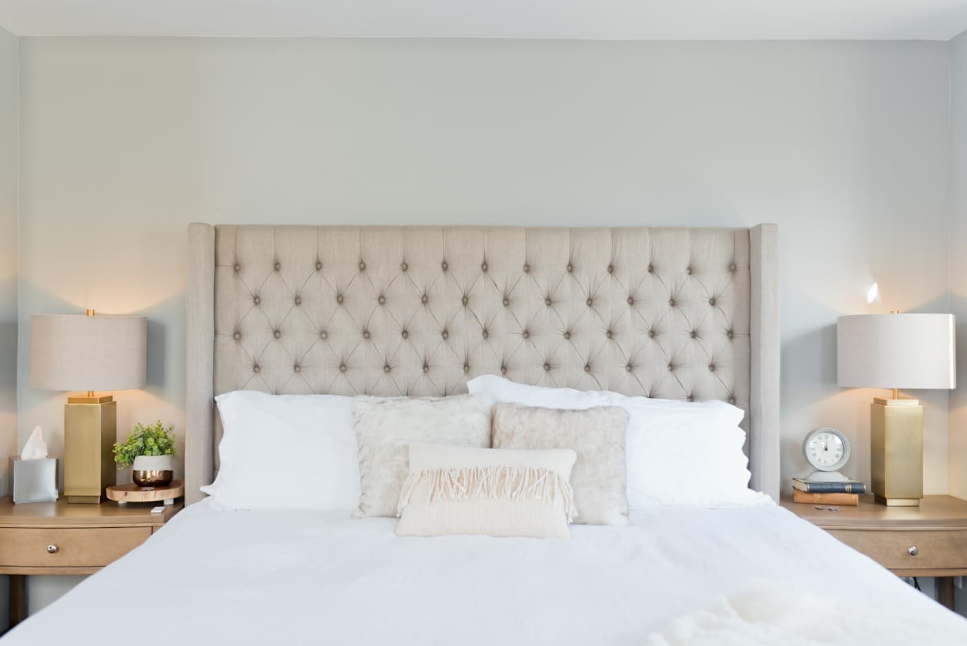 Sandringham buttoned headboard