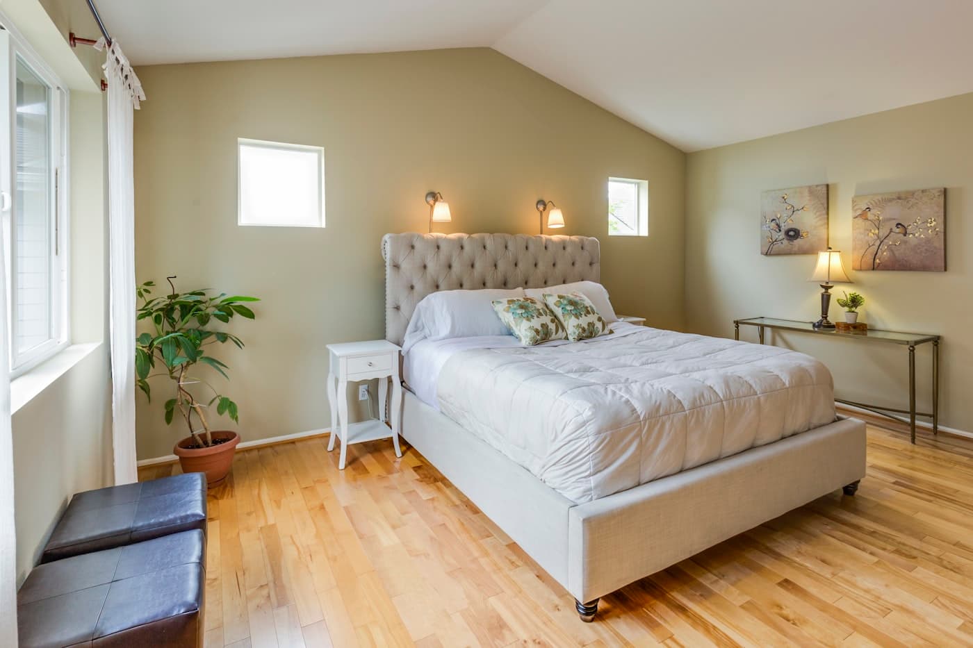 Hampton velvet bed